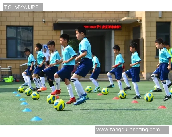 科学足球个人能力提升训练方法全面解析与实用技巧分享 科学足球个人能力提升训练方法全面解析与实用技巧分享